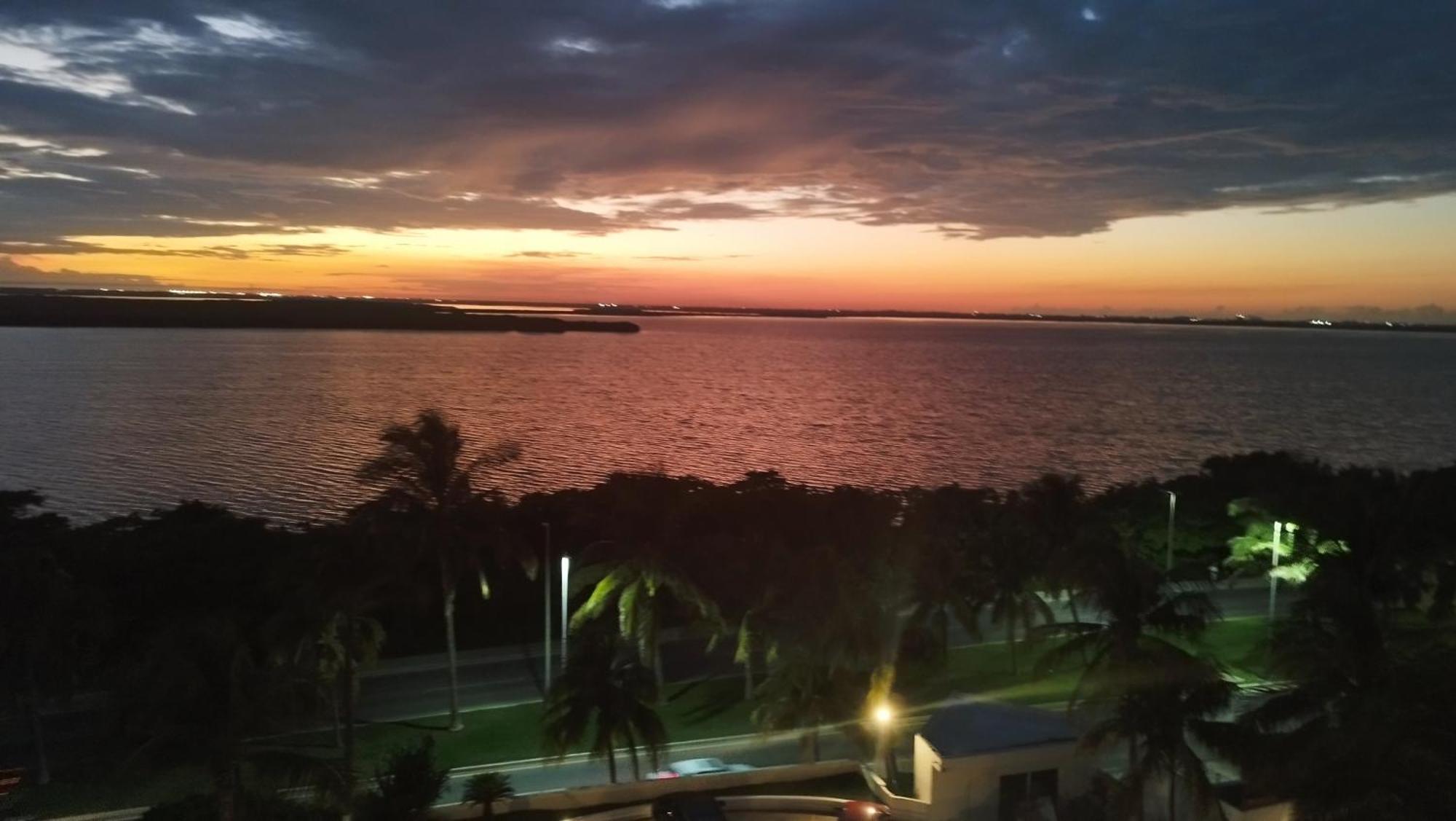 “Magic Sunrise At Cancun” ภายนอก รูปภาพ